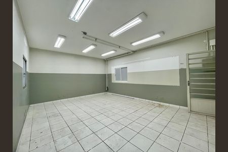 Casa para alugar com 595m², 6 quartos e 3 vagas