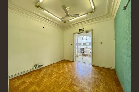 Casa para alugar com 595m², 6 quartos e 3 vagas