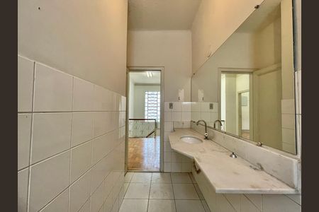 Casa para alugar com 595m², 6 quartos e 3 vagas