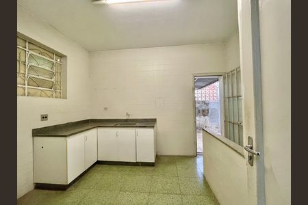 Casa para alugar com 595m², 6 quartos e 3 vagas