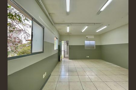Casa para alugar com 595m², 6 quartos e 3 vagas