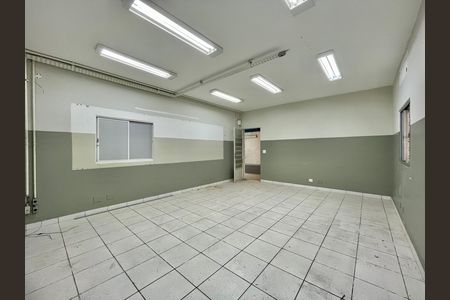 Casa para alugar com 595m², 6 quartos e 3 vagas