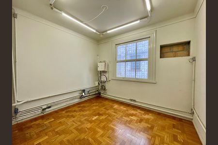 Casa para alugar com 595m², 6 quartos e 3 vagas