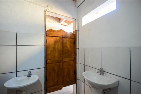 Banheiro social de casa para alugar com 2 quartos, 200m² em Jardim Paulistano (zona Norte), São Paulo
