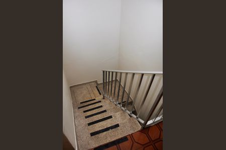 Casa para alugar com 130m², 3 quartos e 1 vaga Casa para alugar com 130m², 3 quartos e 1 vagaDetalhe - Escada Quartos