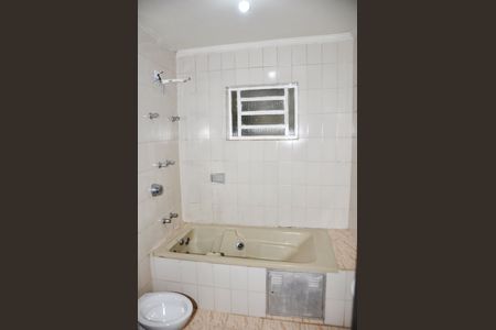 Casa para alugar com 130m², 3 quartos e 1 vaga Casa para alugar com 130m², 3 quartos e 1 vagaDetalhe - Banheiro Social