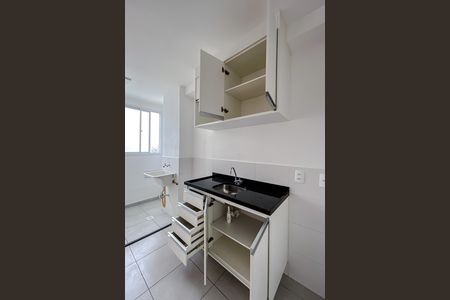 Apartamento à venda com 44m², 2 quartos e sem vaga Apartamento à venda com 44m², 2 quartos e sem vagaCozinha e Área de Serviço