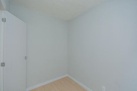 Quarto 2 de apartamento para alugar com 2 quartos, 35m² em Jardim Sabara, São Paulo