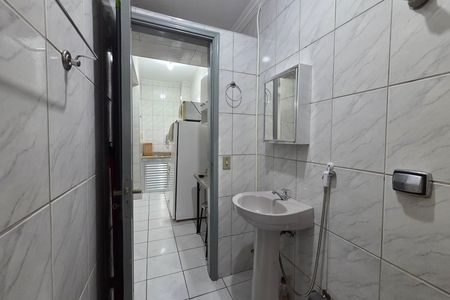 Banheiro de kitnet/studio para alugar com 1 quarto, 34m² em Aviação, Praia Grande
