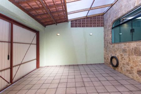 Garagem de casa para alugar com 3 quartos, 140m² em Parque Edu Chaves, São Paulo