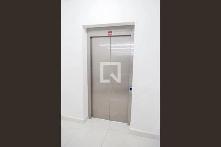 Studio para alugar com 32m², 1 quarto e 1 vaga Studio para alugar com 32m², 1 quarto e 1 vagaÁrea Comum - Elevador Panorâmico