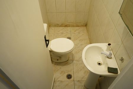 Casa para alugar com 75m², 2 quartos e sem vagaBanheiro