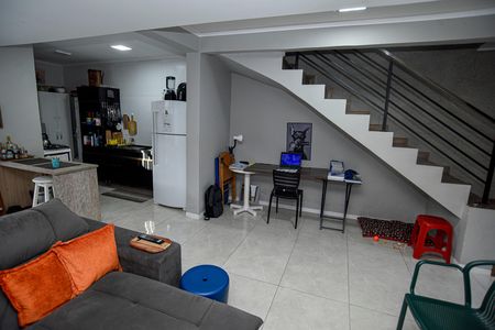 Casa de condomínio para alugar com 102m², 3 quartos e 3 vagas Casa de condomínio para alugar com 102m², 3 quartos e 3 vagasSala