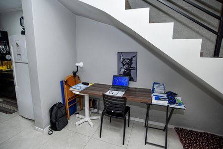 Casa de condomínio para alugar com 102m², 3 quartos e 3 vagas Casa de condomínio para alugar com 102m², 3 quartos e 3 vagasSala