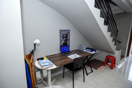 Casa de condomínio para alugar com 102m², 3 quartos e 3 vagas Casa de condomínio para alugar com 102m², 3 quartos e 3 vagasSala