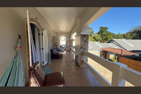 Varanda de casa de condomínio para alugar com 5 quartos, 1932m² em Mosela, Petrópolis
