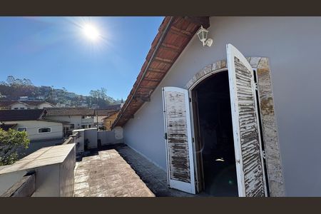 Sótão de casa de condomínio para alugar com 5 quartos, 1932m² em Mosela, Petrópolis