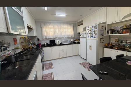 Cozinha de casa de condomínio para alugar com 5 quartos, 1932m² em Mosela, Petrópolis