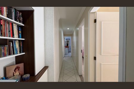 Casa de condomínio para alugar com 1932m², 5 quartos e 12 vagasCorredor