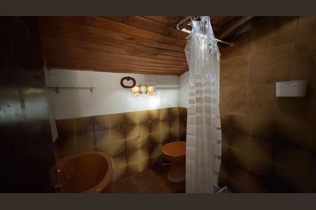 Casa de condomínio para alugar com 1932m², 5 quartos e 12 vagasBanheiro do Sótão