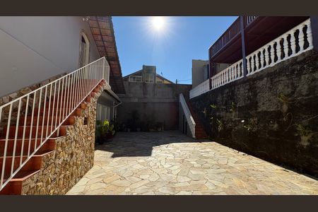 Casa de condomínio para alugar com 1932m², 5 quartos e 12 vagasQuintal