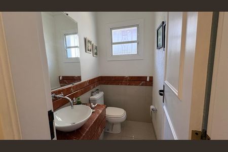 Casa de condomínio para alugar com 1932m², 5 quartos e 12 vagasBanheiro da Sala de Jantar