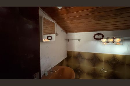 Casa de condomínio para alugar com 1932m², 5 quartos e 12 vagasBanheiro do Sótão