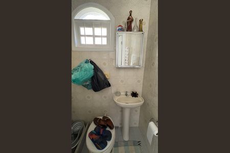 Casa de condomínio para alugar com 1932m², 5 quartos e 12 vagasBanheiro da Área de Serviço