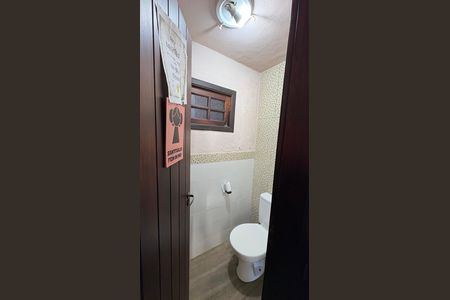 Casa de condomínio para alugar com 1932m², 5 quartos e 12 vagasBanheiro da Piscina