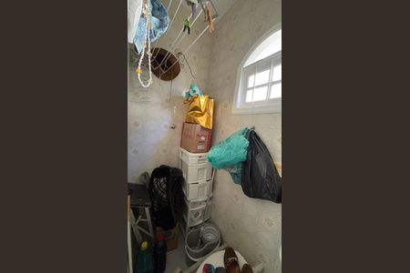 Casa de condomínio para alugar com 1932m², 5 quartos e 12 vagasBanheiro da Área de Serviço