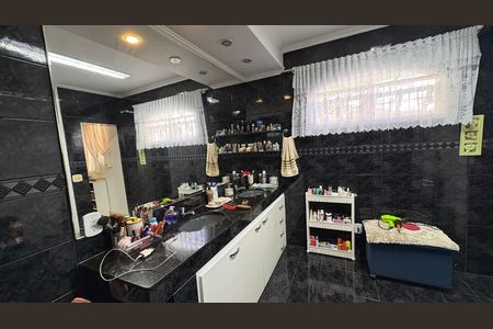 Casa de condomínio para alugar com 1932m², 5 quartos e 12 vagasBanheiro da Suíte 3