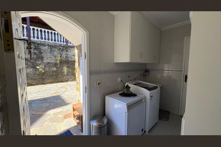 Casa de condomínio para alugar com 1932m², 5 quartos e 12 vagasÁrea de Serviço