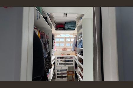 Casa de condomínio para alugar com 1932m², 5 quartos e 12 vagasCloset da suíte 2