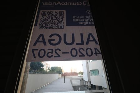 Plaquinha de apartamento para alugar com 2 quartos, 55m² em Santa Mônica, Uberlândia