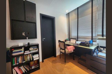 Apartamento para alugar com 154m², 4 quartos e 3 vagas Apartamento para alugar com 154m², 4 quartos e 3 vagasQuarto
