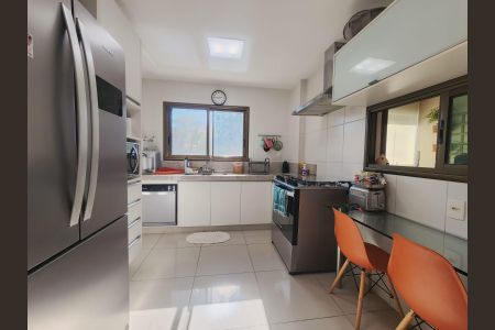 Apartamento para alugar com 154m², 4 quartos e 3 vagas Apartamento para alugar com 154m², 4 quartos e 3 vagasCozinha