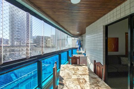 Apartamento para alugar com 140m², 3 quartos e 1 vagaSacada 