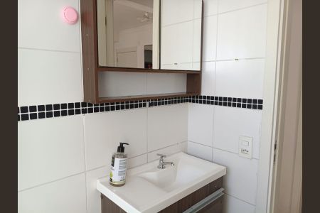 Banheiro de apartamento à venda com 2 quartos, 51m² em Centro, Barueri