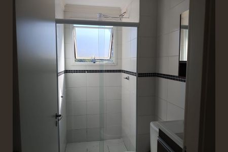 Banheiro de apartamento à venda com 2 quartos, 51m² em Centro, Barueri