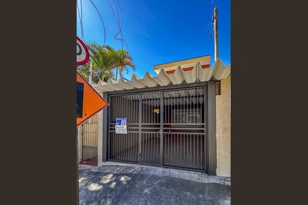 Fachada de casa à venda com 3 quartos, 266m² em Vila Sao Pedro, Santo André