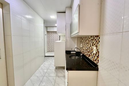 Cozinha de apartamento para alugar com 1 quarto, 44m² em Copacabana, Rio de Janeiro
