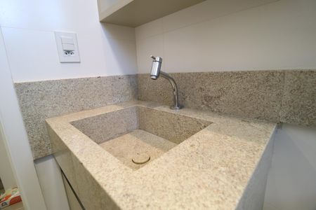 Apartamento para alugar com 70m², 2 quartos e 2 vagasBanheiro do Quarto 2