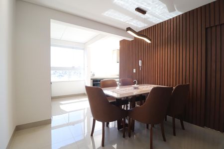 Apartamento para alugar com 70m², 2 quartos e 2 vagasSala