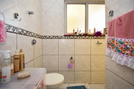 banheiro de kitnet/studio para alugar com 1 quarto, 37m² em Sumaré, São Paulo