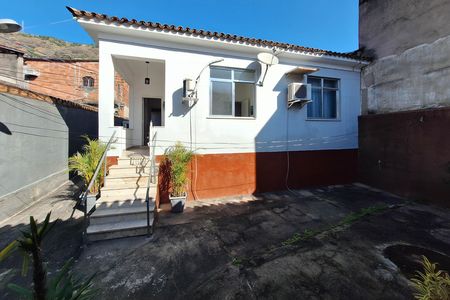 Quintal de casa para alugar com 2 quartos, 96m² em Santa Rosa, Niterói