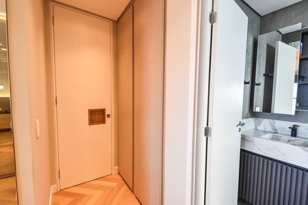 Armário da suíte 1 de apartamento à venda com 2 quartos, 145m² em Vila Mariana, São Paulo