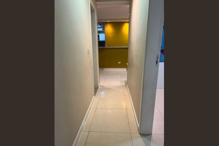 Corredor de apartamento para alugar com 2 quartos, 63m² em Pinheirinho, Curitiba