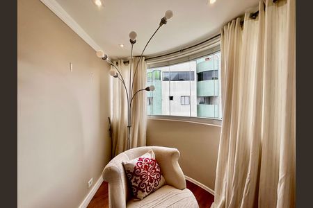 Apartamento para alugar com 3 quartos, 180m² em Vila Bertioga, São Paulo
