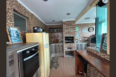 Apartamento para alugar com 3 quartos, 180m² em Vila Bertioga, São Paulo