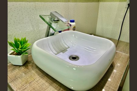 Apartamento para alugar com 3 quartos, 180m² em Vila Bertioga, São Paulo
